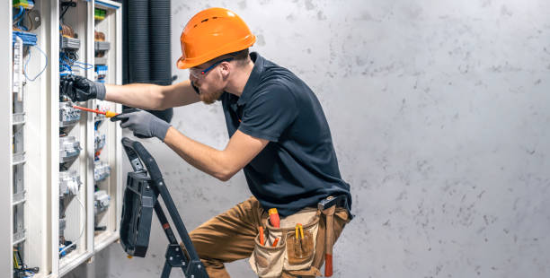 Best Emergency Electrical Repair  in Newberg, OR